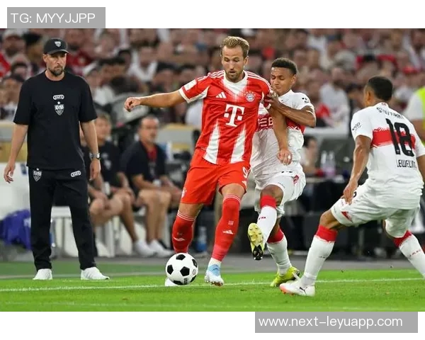 拜仁下半场大换血全队11人轮换卡尔迪亚斯格纳布里齐齐上阵